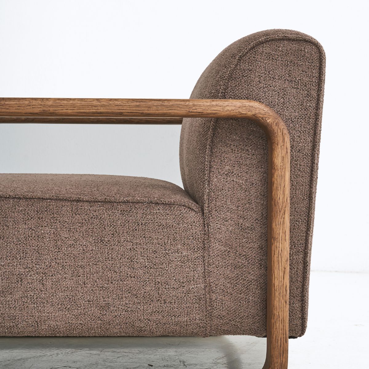 Solid oak REDYK armchair – durable and elegant design