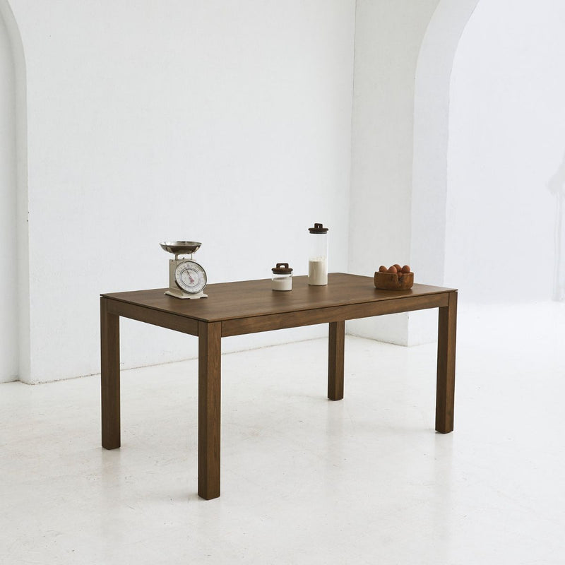 Extendable solid oak dining table BRAN with sharp, modern edges