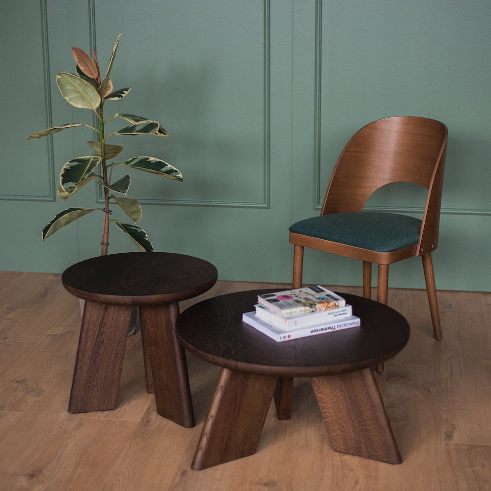 SK5 OVO round solid oak tables with different heights for flexible use