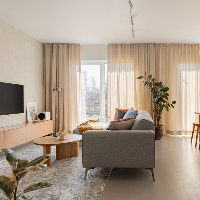 KAZA low round coffee table – elegant oak design