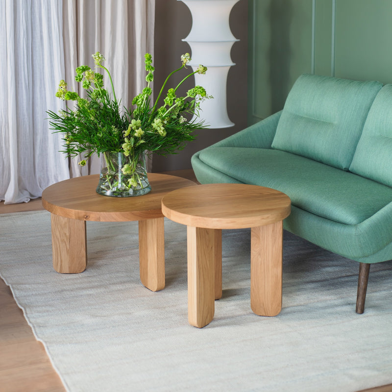 Set of SK2 solid oak coffee tables – elegant and natural styl 