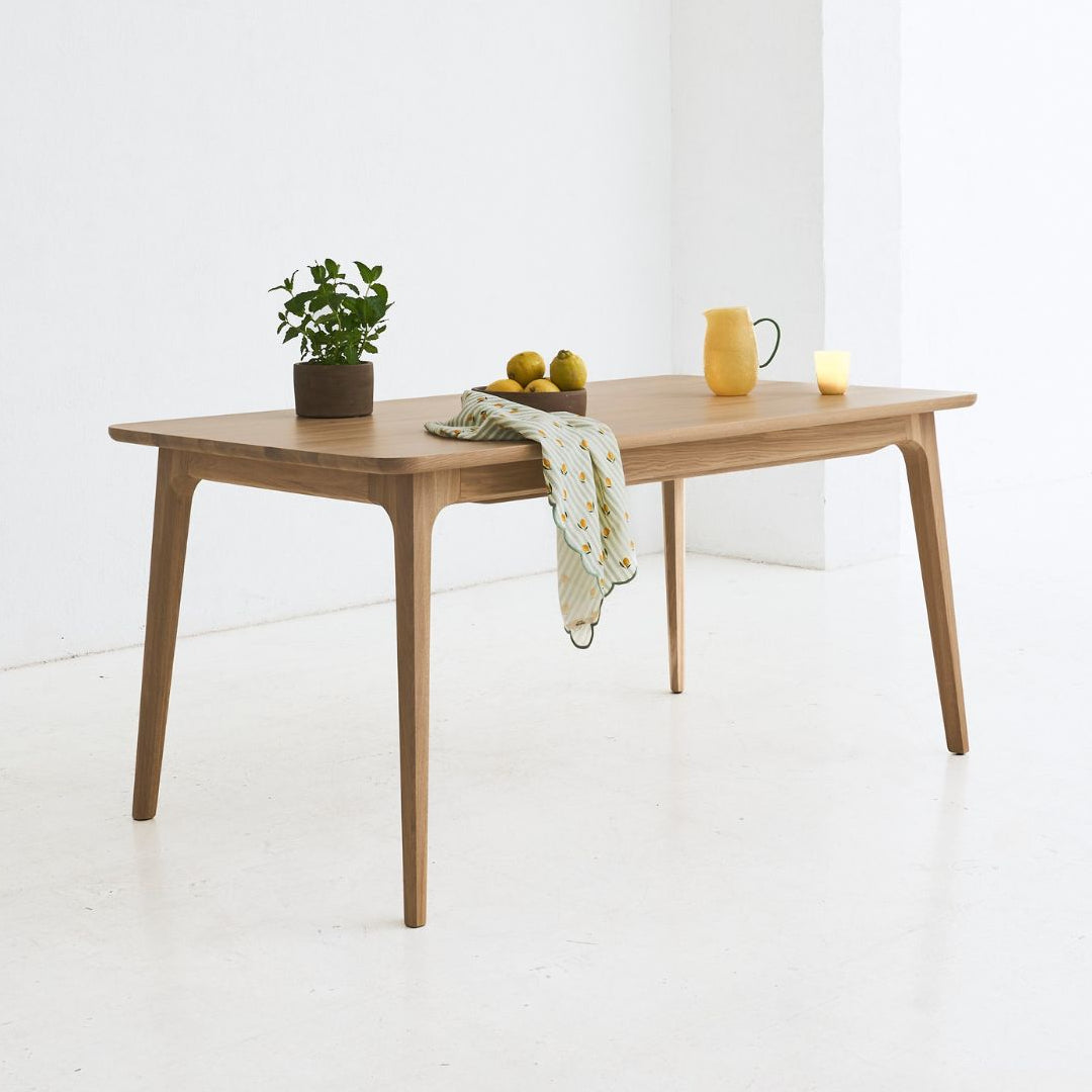 DUNO solid oak dining table – minimalist design inspired by Japanese aesthetics