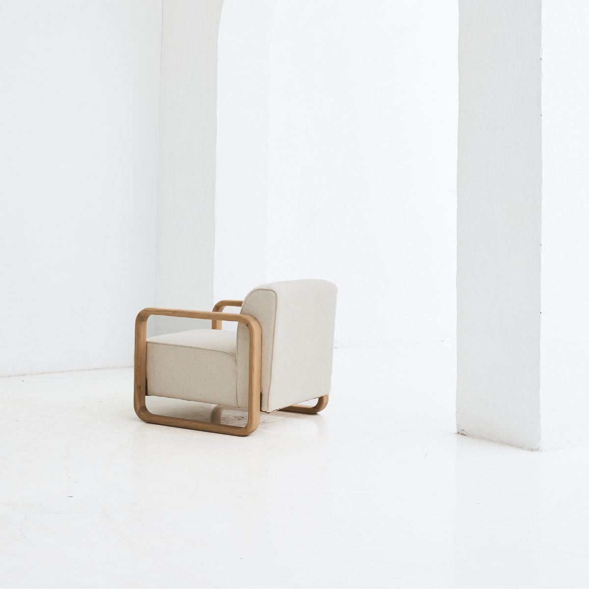 Handcrafted REDYK oak armchair with soft rounded seat