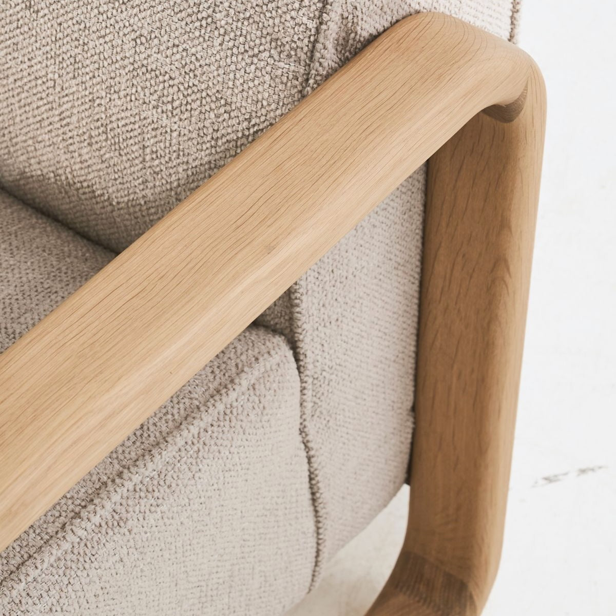 REDYK solid oak chair – handmade traditional craftsmanship