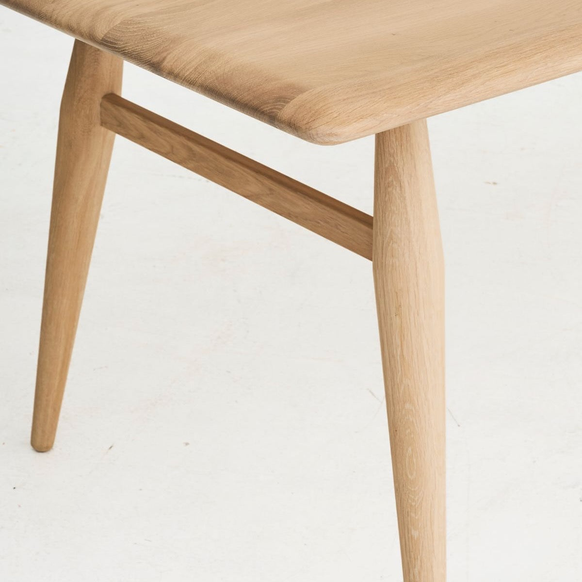 REDYK oak table – natural craftsmanship and mountain spirit