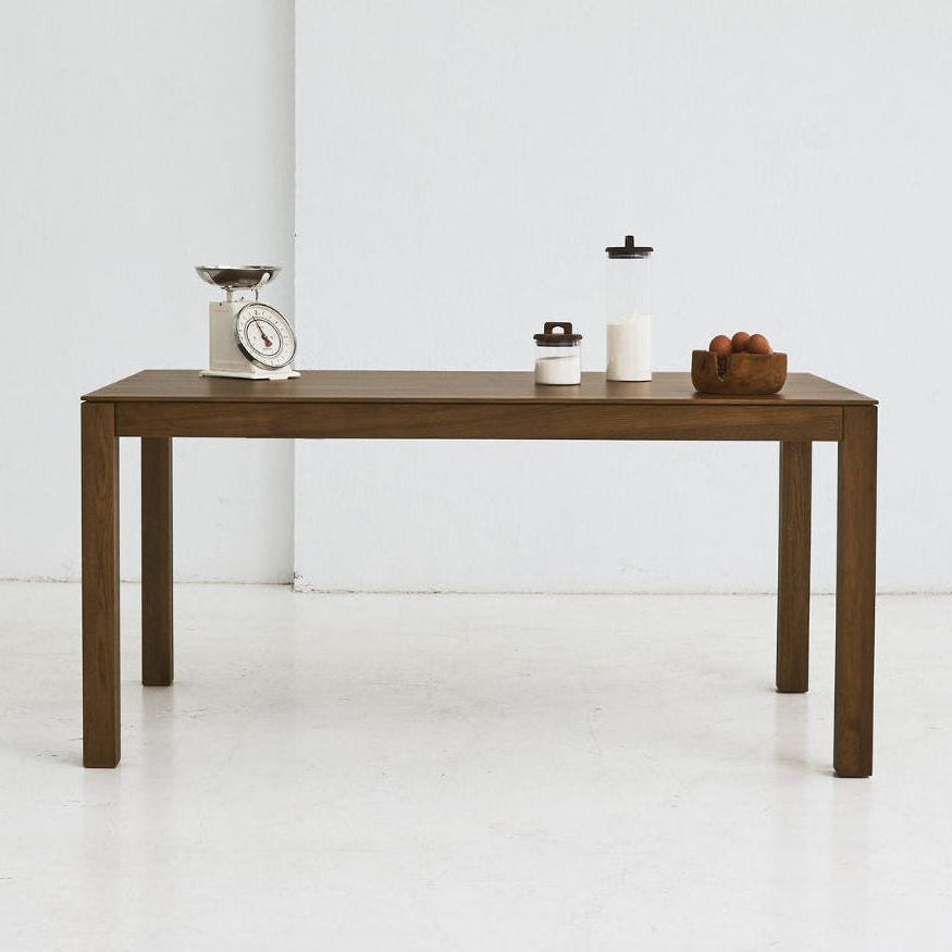 BRAN solid oak dining table – rectangular top with minimalist design