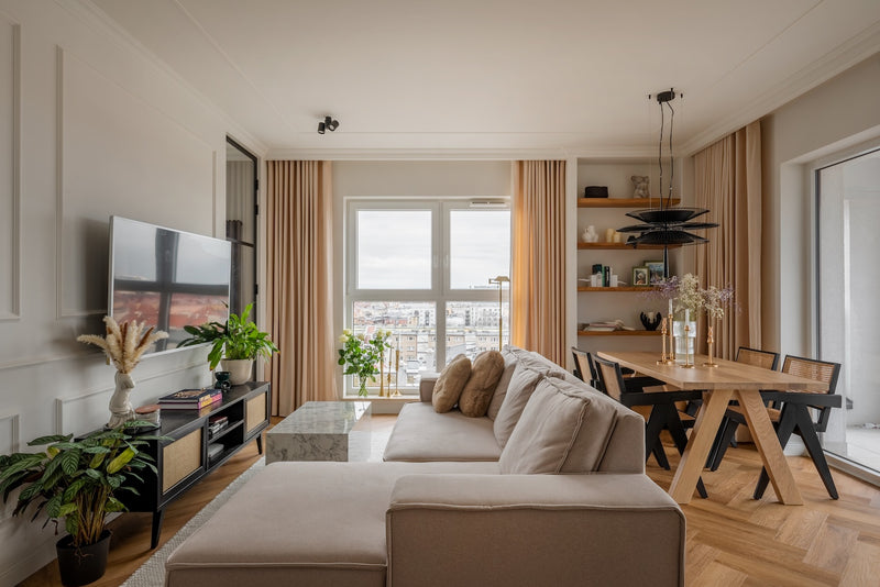 Handcrafted solid oak dining table ST 11 – functional and elegant design