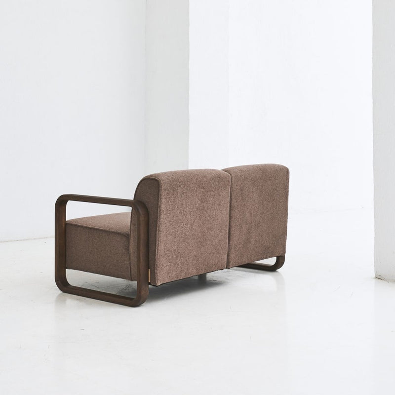 Handcrafted REDYK 2-seater sofa – timeless and natural design