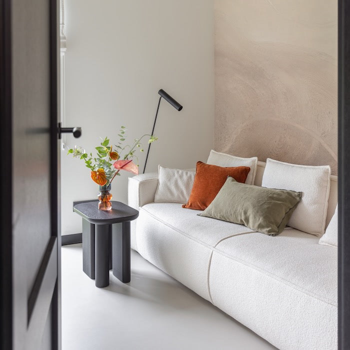 Handmade KAZA oak stool – durable and elegant furniture