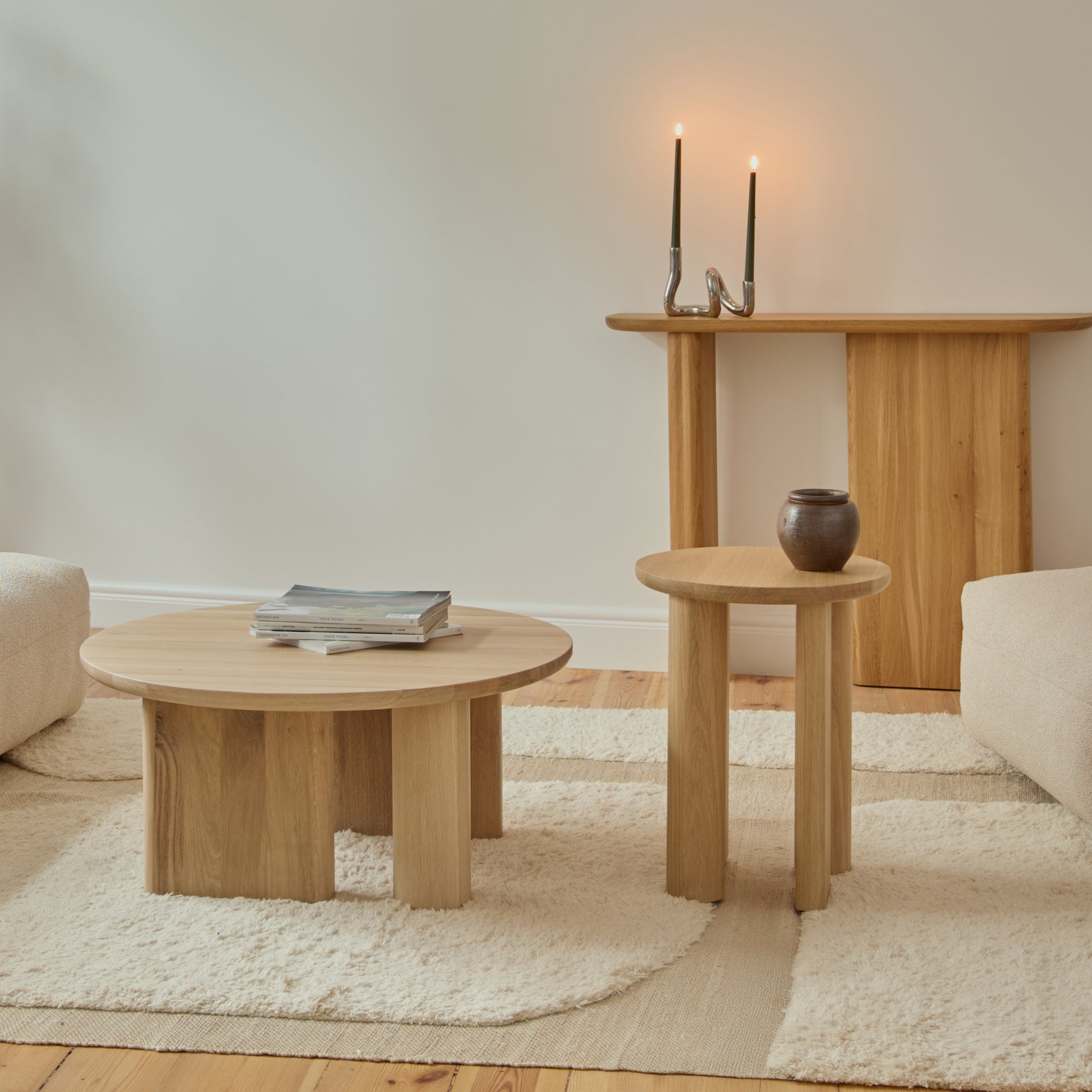 KAZA low round coffee table – elegant oak design