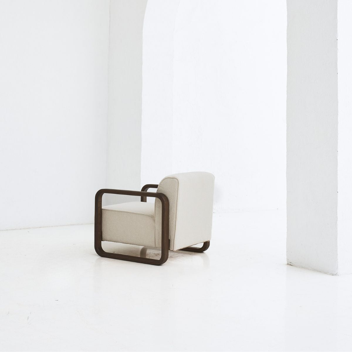 Solid oak armchair REDYK – elegant and functional design