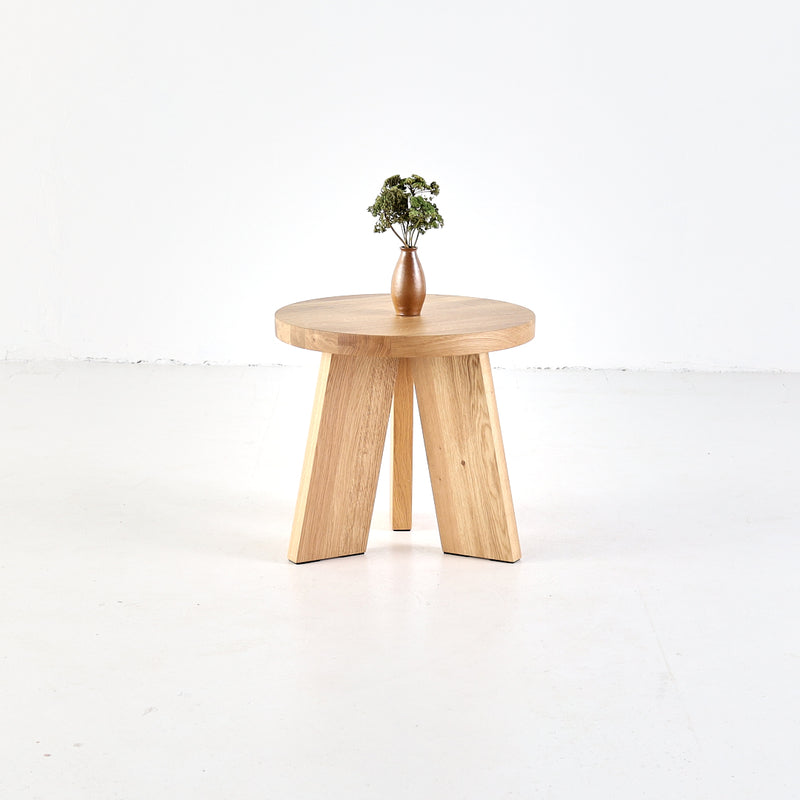 Modern solid oak coffee tables SK5 – warm tone and elegant simplicity