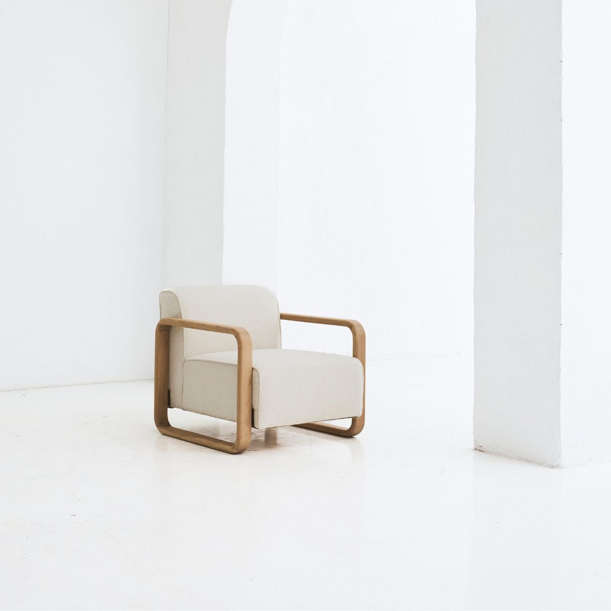 REDYK solid oak armchair in modern and rustic style