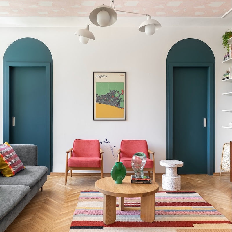 Handcrafted SK2 solid oak coffee table with smooth round top