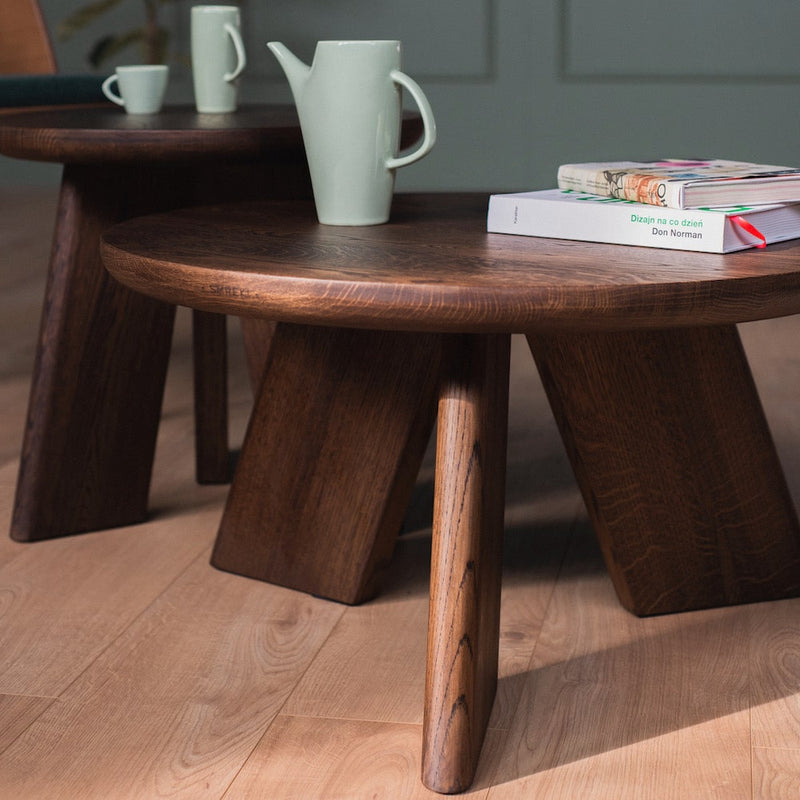 Round handcrafted oak coffee tables SK5 OVO – elegant and functional