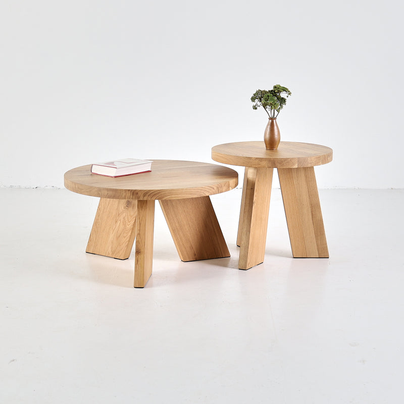 Solid oak round coffee table SK5 – natural wood and timeless style