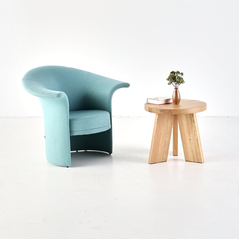 Handcrafted SK5 oak coffee table with minimalist Scandinavian look