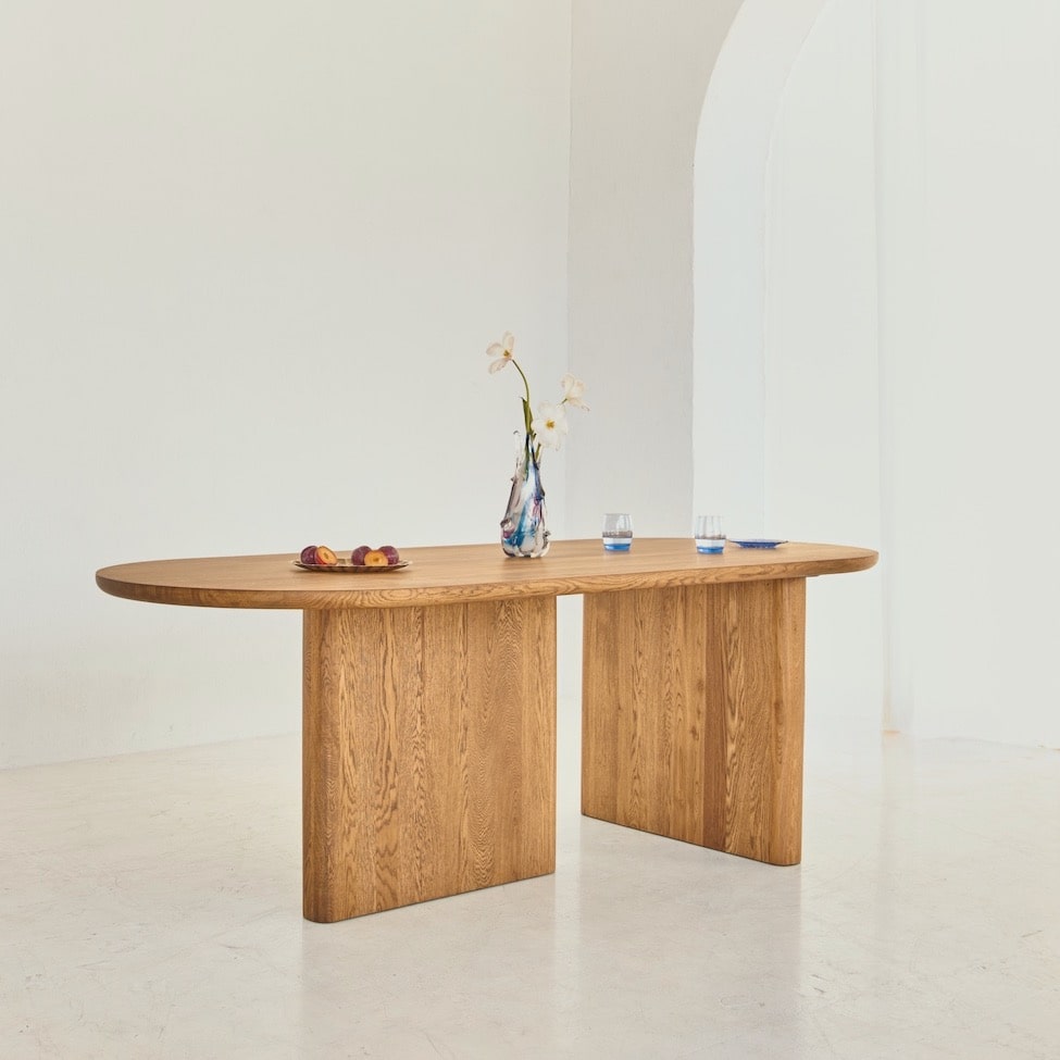 Premium KAZA solid oak dining table – stylish and timeless piece