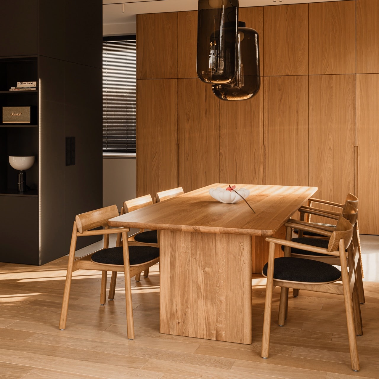 ST 16 OVO solid oak dining table with rounded corners and curved edges