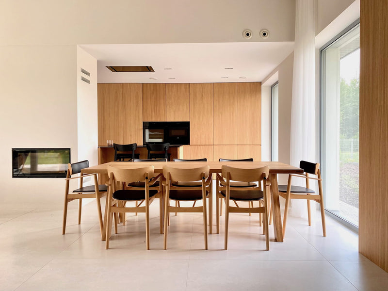 Natural oak dining table ST 11 – perfect for modern and rustic spaces