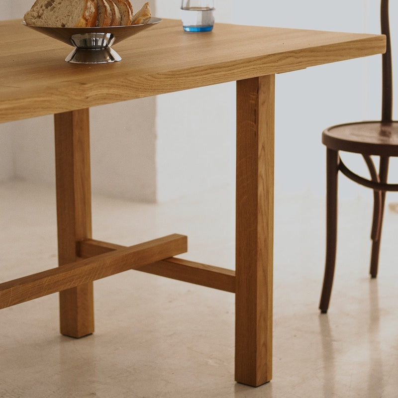 Japandi-style oak dining table ST 20 – warm and minimalist look